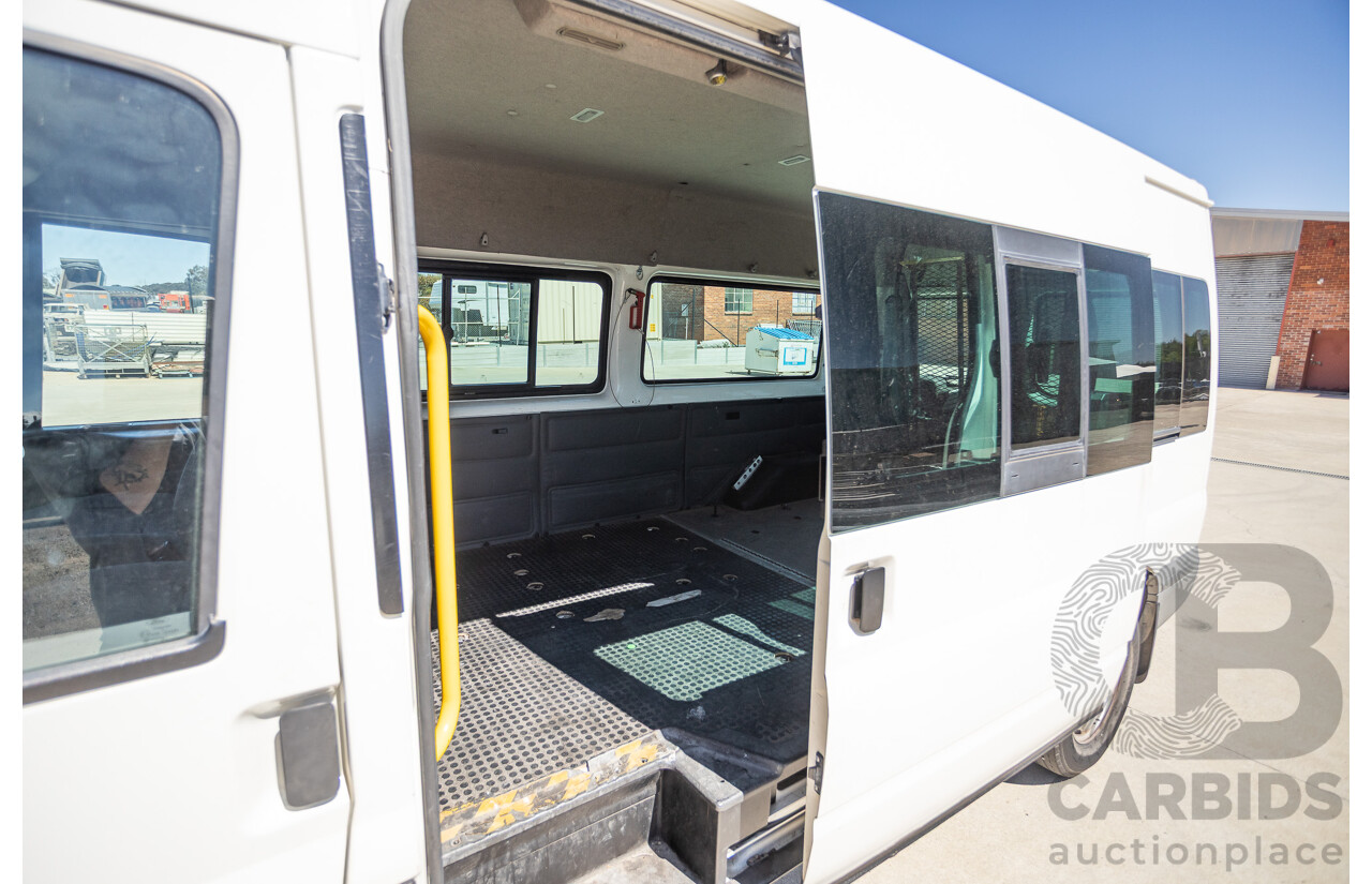 3/2006 Ford Transit VJ Bus Diamond White Turbo Diesel 2.4L