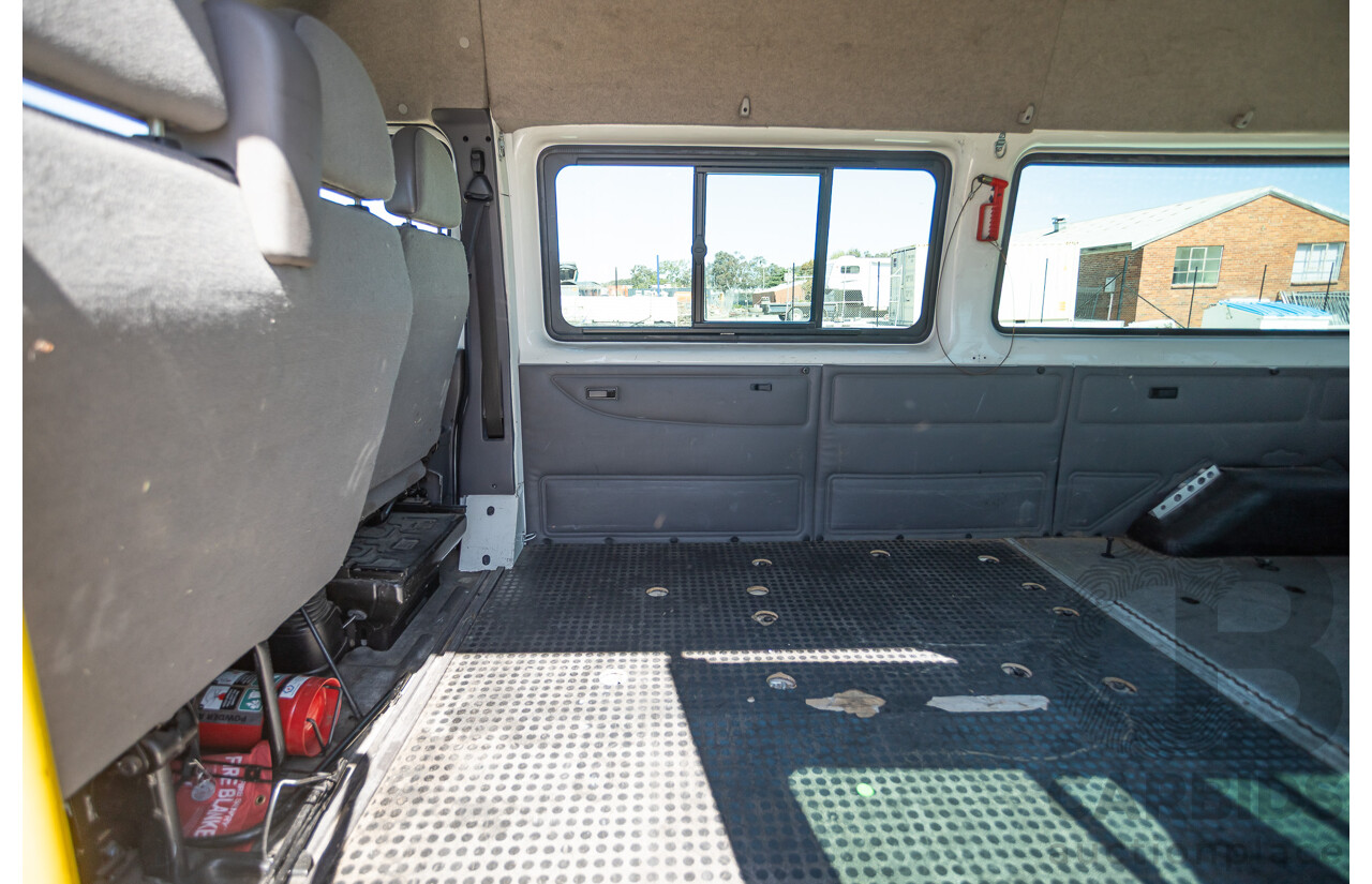 3/2006 Ford Transit VJ Bus Diamond White Turbo Diesel 2.4L