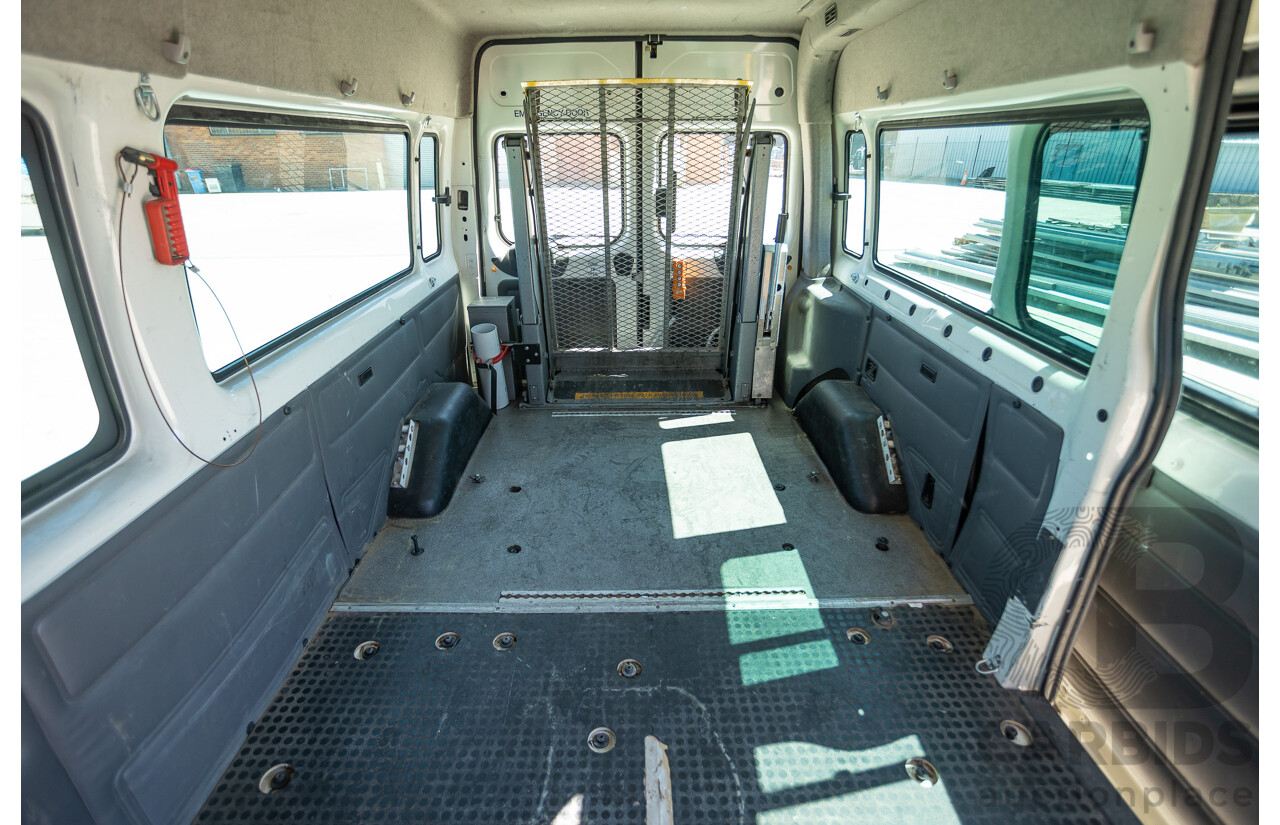 3/2006 Ford Transit VJ Bus Diamond White Turbo Diesel 2.4L