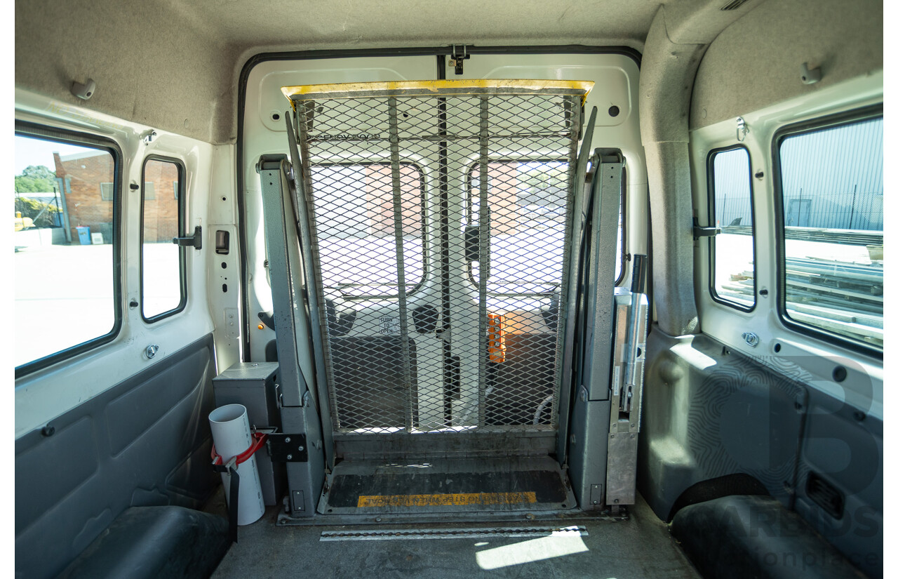 3/2006 Ford Transit VJ Bus Diamond White Turbo Diesel 2.4L