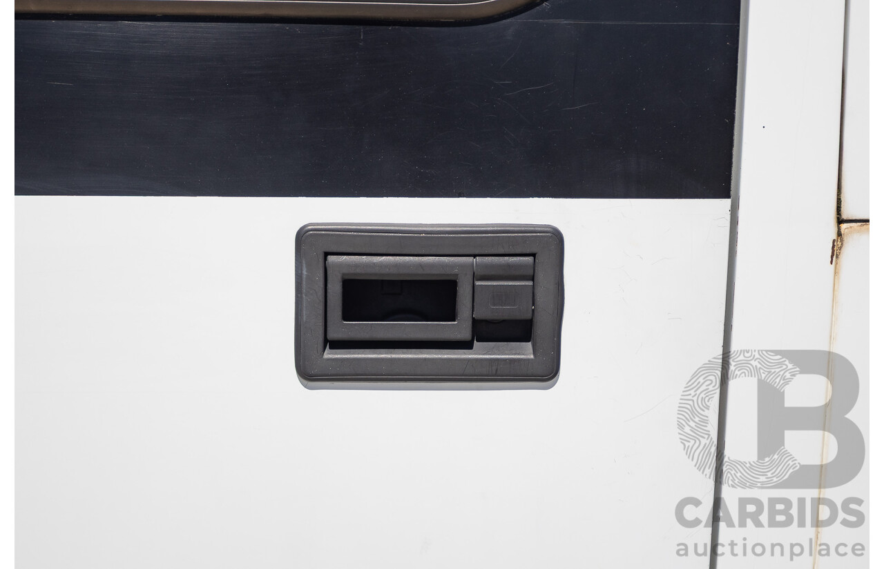 10/2007 Mitsubishi Fuso Rosa Turbo Diesel 3.9L 17 Seater Bus with Braun Vista Commercial Wheelchair Lift