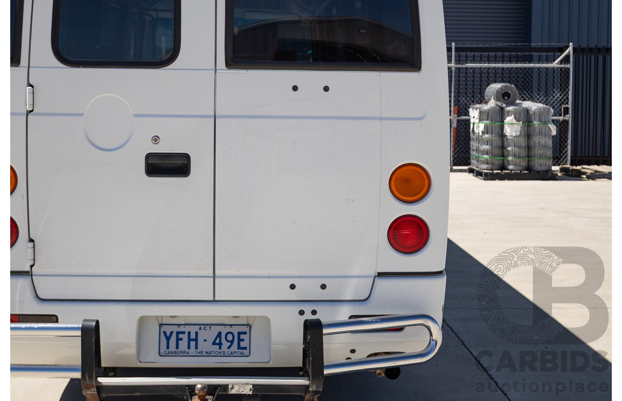 10/2007 Mitsubishi Fuso Rosa Turbo Diesel 3.9L 17 Seater Bus with Braun Vista Commercial Wheelchair Lift