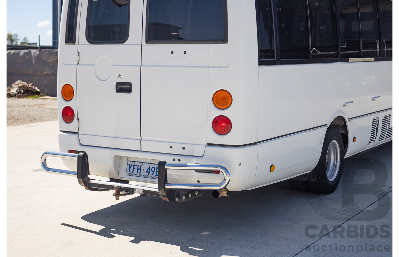 10/2007 Mitsubishi Fuso Rosa Turbo Diesel 3.9L 17 Seater Bus with Braun Vista Commercial Wheelchair Lift