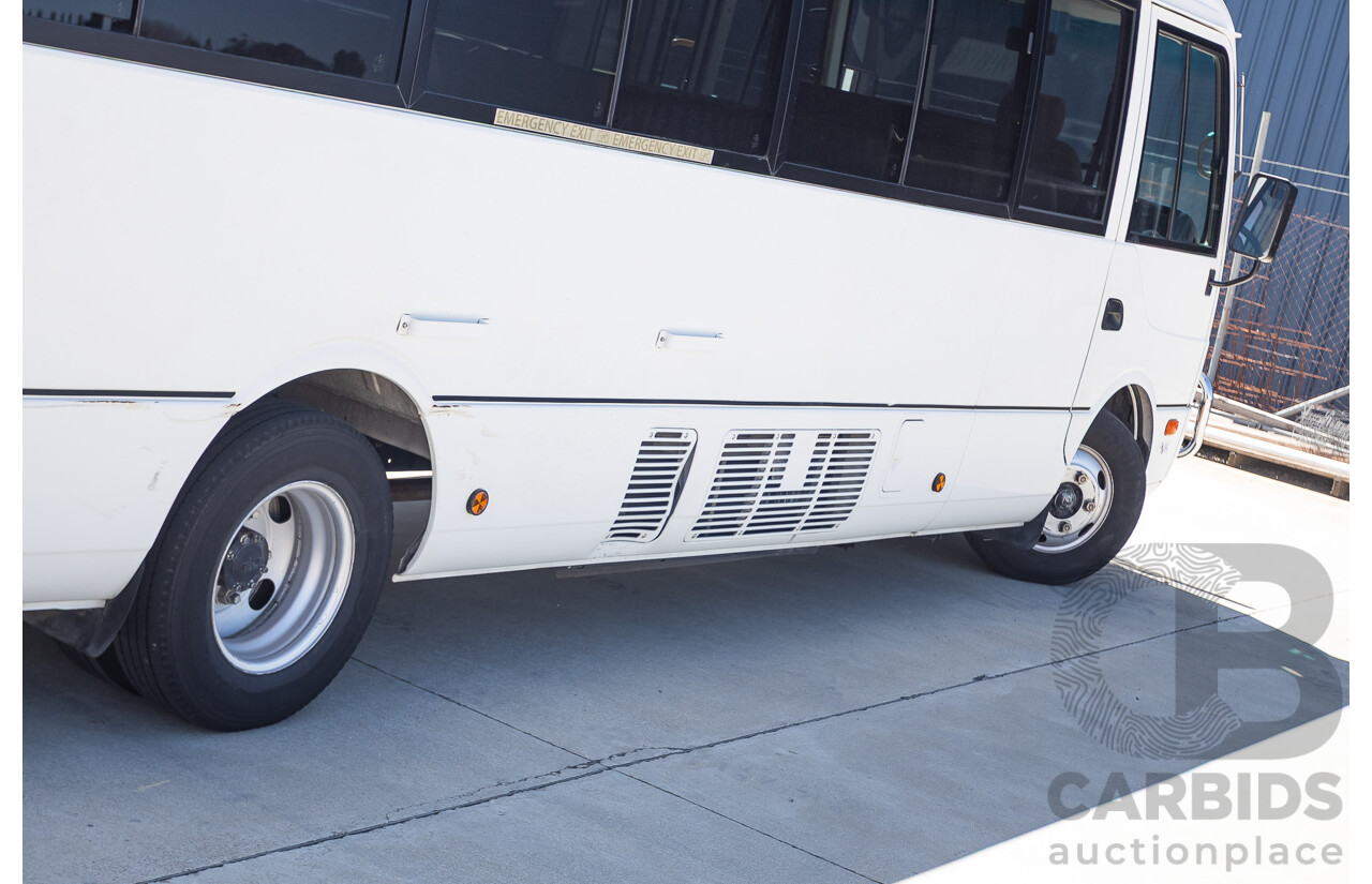 10/2007 Mitsubishi Fuso Rosa Turbo Diesel 3.9L 17 Seater Bus with Braun Vista Commercial Wheelchair Lift
