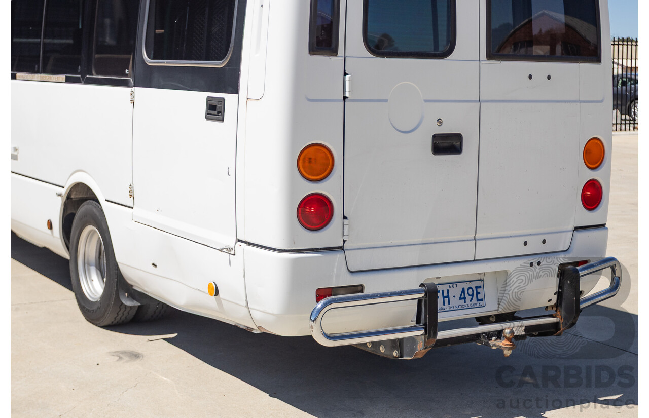 10/2007 Mitsubishi Fuso Rosa Turbo Diesel 3.9L 17 Seater Bus with Braun Vista Commercial Wheelchair Lift