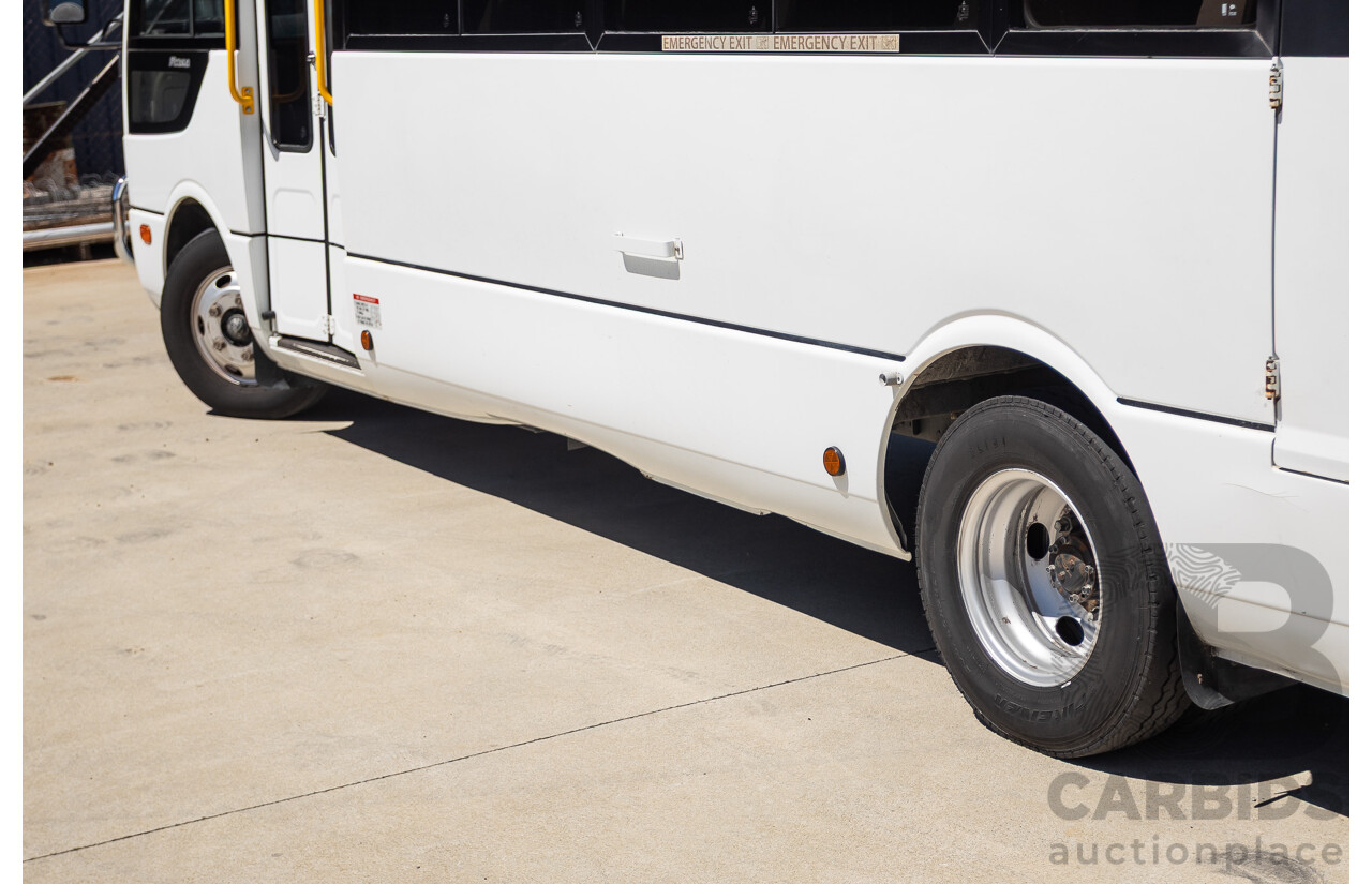10/2007 Mitsubishi Fuso Rosa Turbo Diesel 3.9L 17 Seater Bus with Braun Vista Commercial Wheelchair Lift