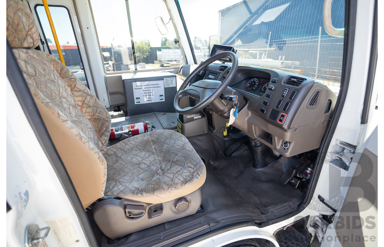 10/2007 Mitsubishi Fuso Rosa Turbo Diesel 3.9L 17 Seater Bus with Braun Vista Commercial Wheelchair Lift
