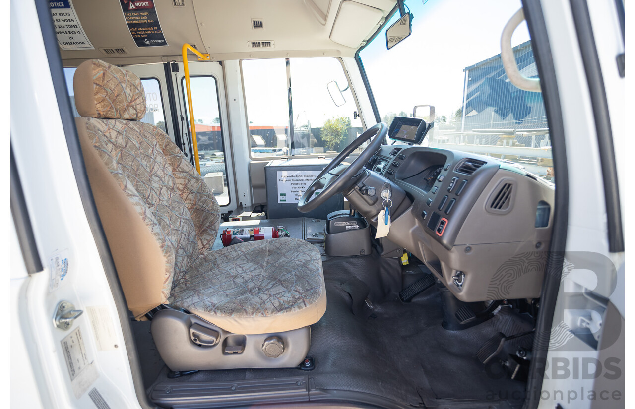 10/2007 Mitsubishi Fuso Rosa Turbo Diesel 3.9L 17 Seater Bus with Braun Vista Commercial Wheelchair Lift