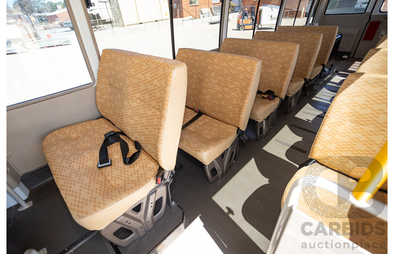 10/2007 Mitsubishi Fuso Rosa Turbo Diesel 3.9L 17 Seater Bus with Braun Vista Commercial Wheelchair Lift
