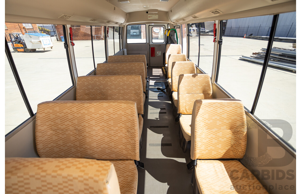 10/2007 Mitsubishi Fuso Rosa Turbo Diesel 3.9L 17 Seater Bus with Braun Vista Commercial Wheelchair Lift
