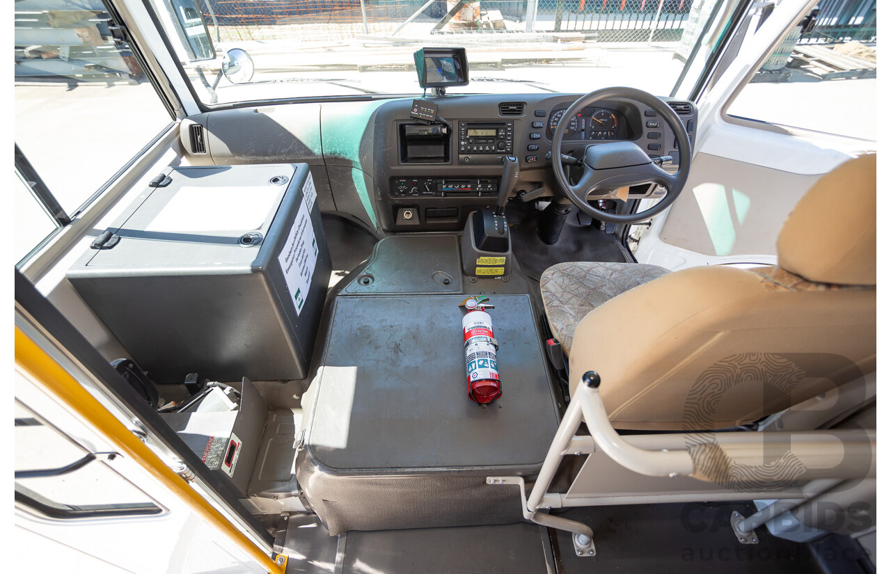 10/2007 Mitsubishi Fuso Rosa Turbo Diesel 3.9L 17 Seater Bus with Braun Vista Commercial Wheelchair Lift