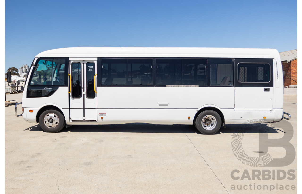10/2007 Mitsubishi Fuso Rosa Turbo Diesel 3.9L 17 Seater Bus with Braun Vista Commercial Wheelchair Lift