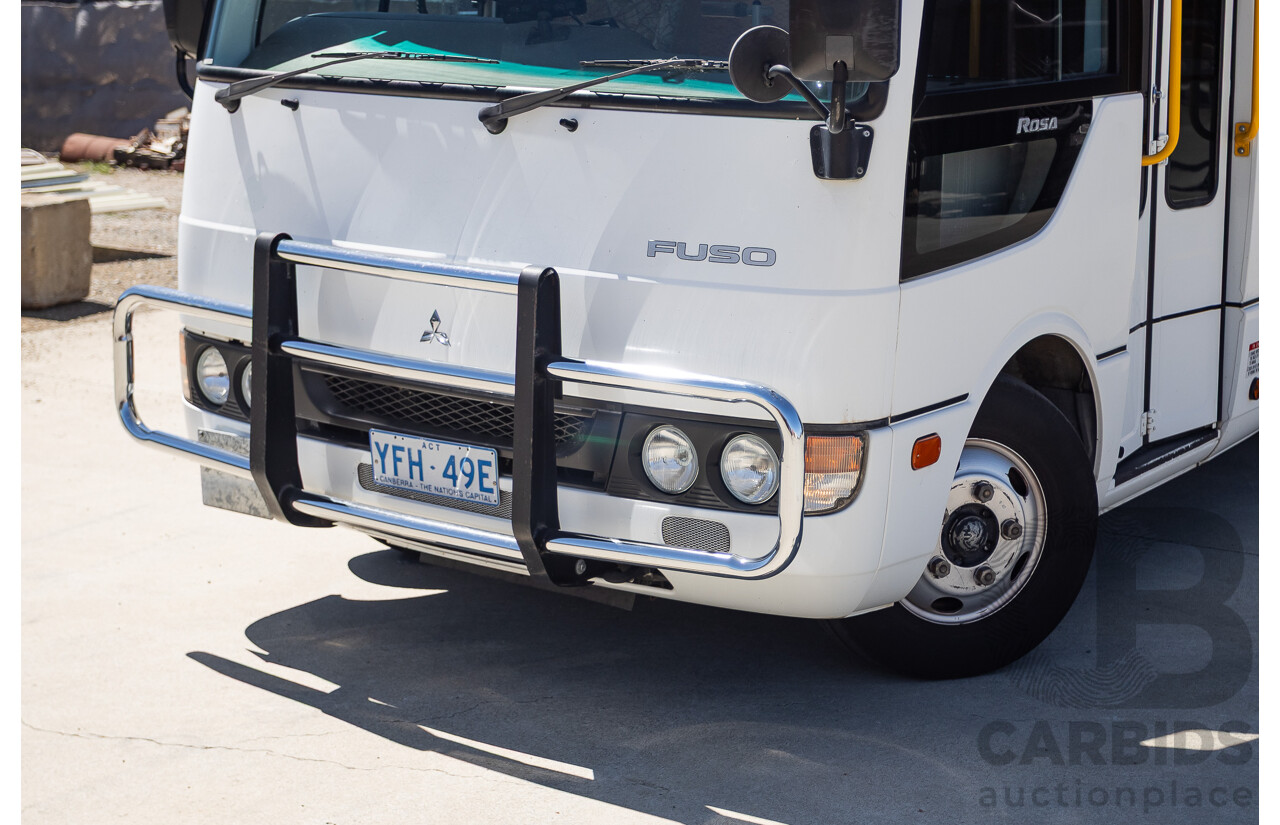 10/2007 Mitsubishi Fuso Rosa Turbo Diesel 3.9L 17 Seater Bus with Braun Vista Commercial Wheelchair Lift