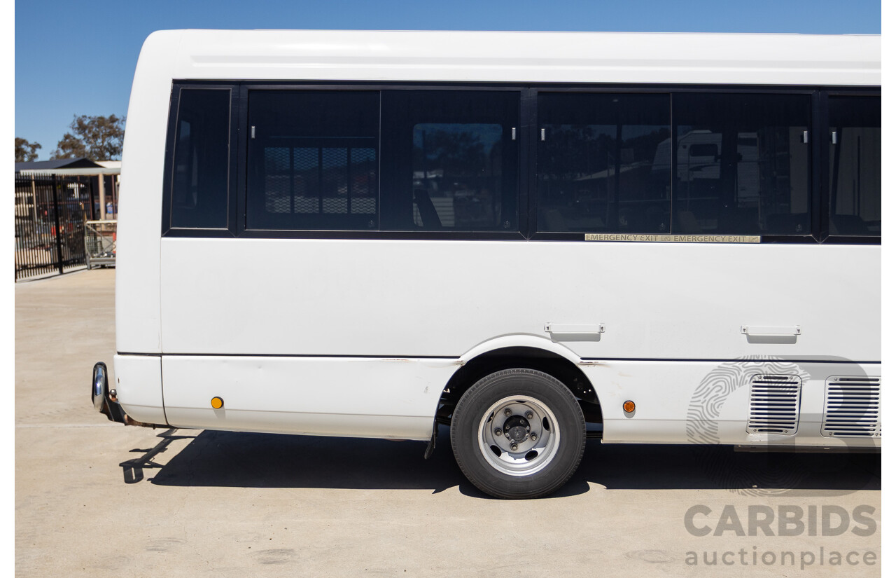 10/2007 Mitsubishi Fuso Rosa Turbo Diesel 3.9L 17 Seater Bus with Braun Vista Commercial Wheelchair Lift