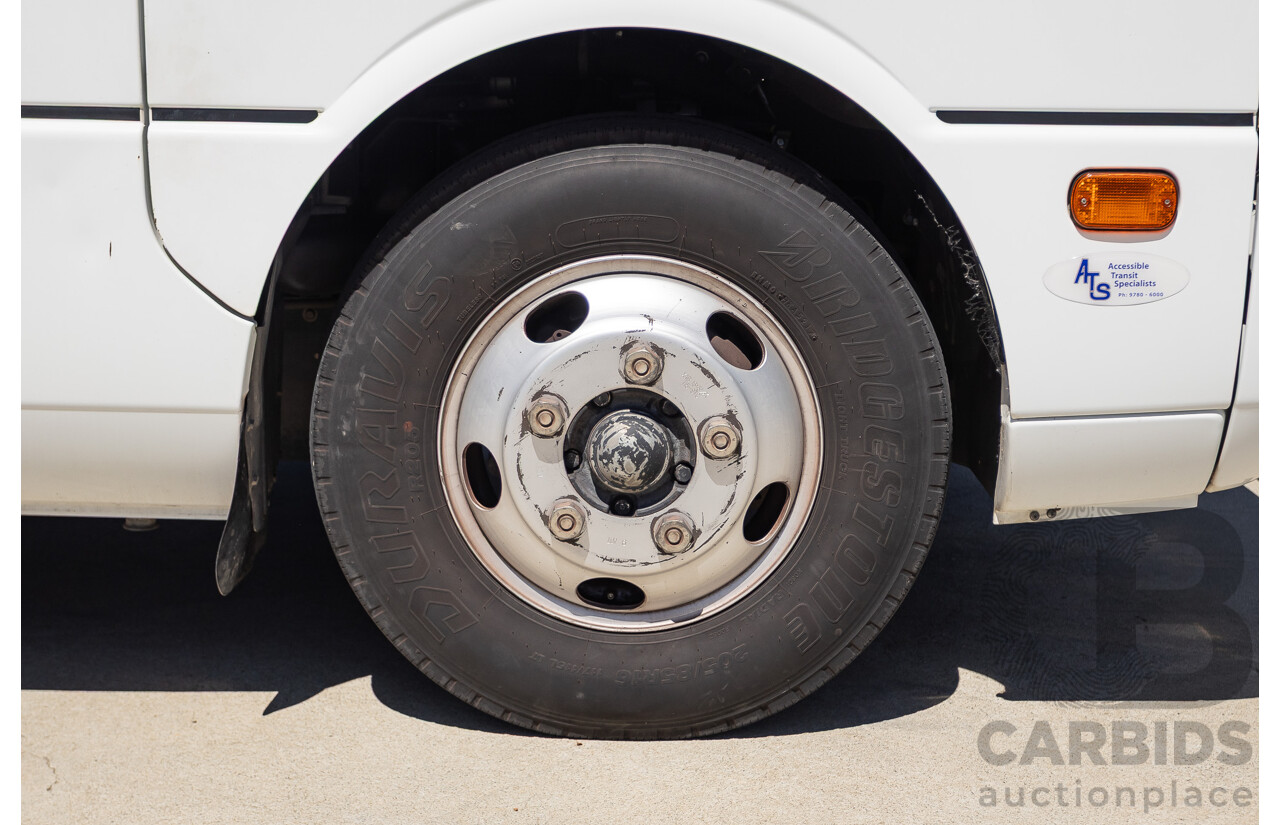10/2007 Mitsubishi Fuso Rosa Turbo Diesel 3.9L 17 Seater Bus with Braun Vista Commercial Wheelchair Lift
