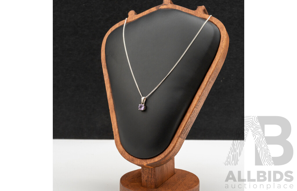 BRAND NEW - Sterling Silver Amethyst pendant & Necklace, 6mm, 45cm, 3.50 Grams