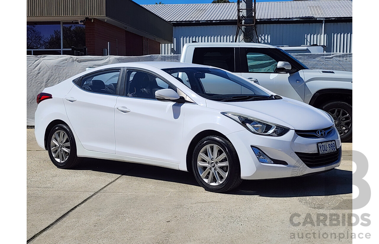 12/2015 Hyundai Elantra Active Special Edition MD SERIES 2 (MD3) 4d Sedan White 1.8L