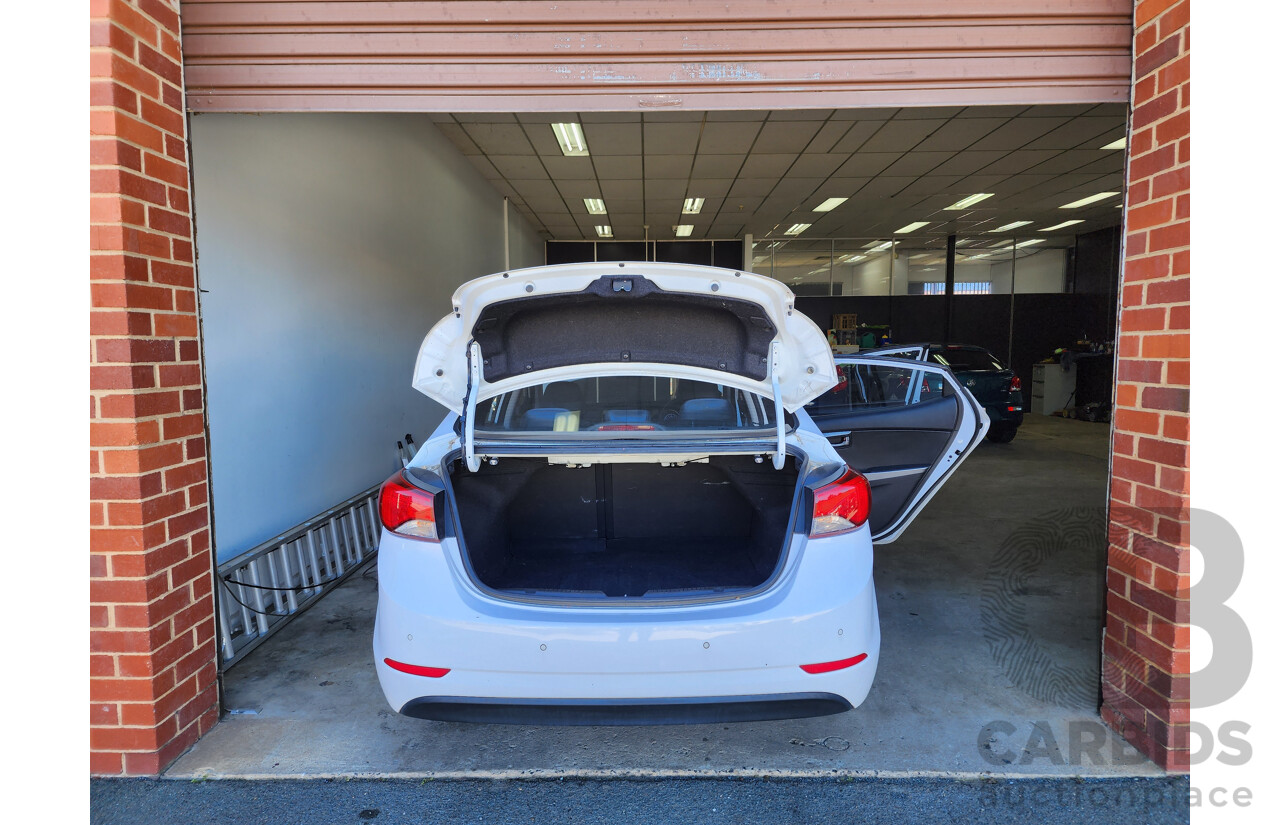 12/2015 Hyundai Elantra Active Special Edition MD SERIES 2 (MD3) 4d Sedan White 1.8L