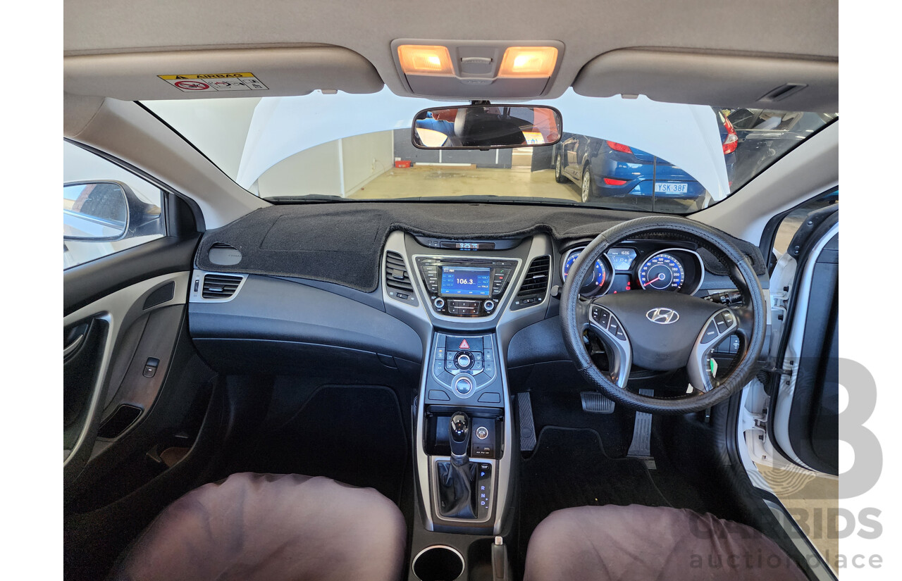 12/2015 Hyundai Elantra Active Special Edition MD SERIES 2 (MD3) 4d Sedan White 1.8L