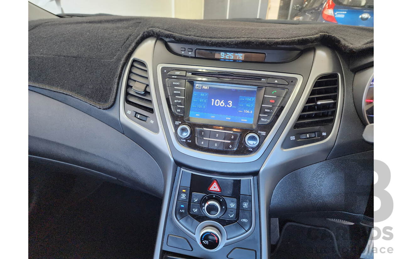 12/2015 Hyundai Elantra Active Special Edition MD SERIES 2 (MD3) 4d Sedan White 1.8L