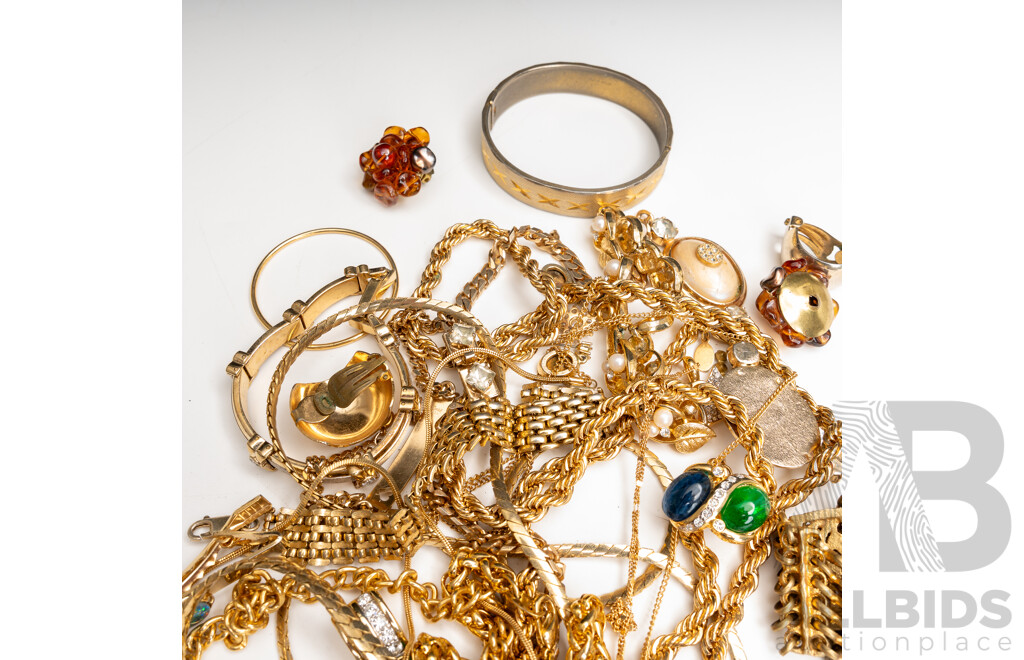 Collection of Quality Vintage Gold Tone Jewellery Including Oroton Rope Twist Necklace & Opal Triplet Tie Bar, 543.0 Grams