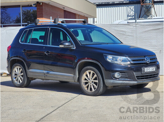 12/2014 Volkswagen Tiguan 130 TDI (4x4) 5NC MY15 4d Wagon Black 2.0L
