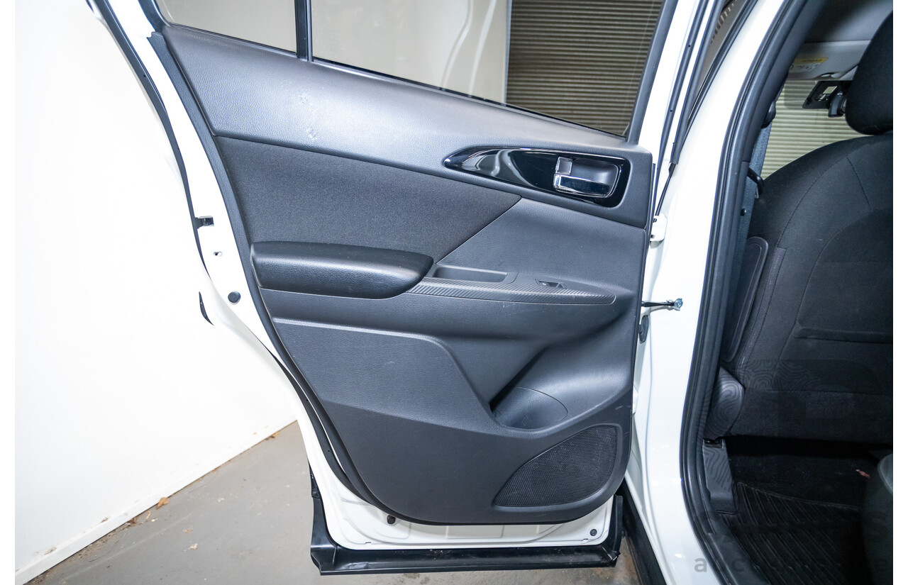 04/2019 Mitsubishi Eclipse Cross ES YA MY19 4D Wagon White Turbo1.5L