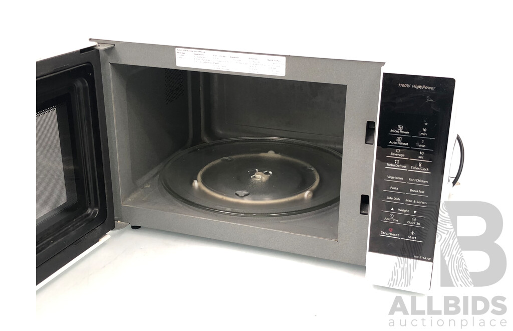 Panasonic 1100 Watt Inverter Microwave Oven