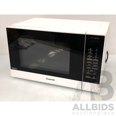 Panasonic 1100 Watt Inverter Microwave Oven