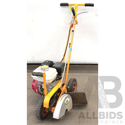 MEY Four Stroke 12 Inch Lawn Edger