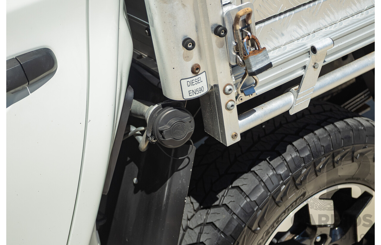 02/2016 Mitsubishi Triton GLX (4x4) MQ MY16 UPGRADE Dual Cab Utility White Turbo Diesel 2.4L