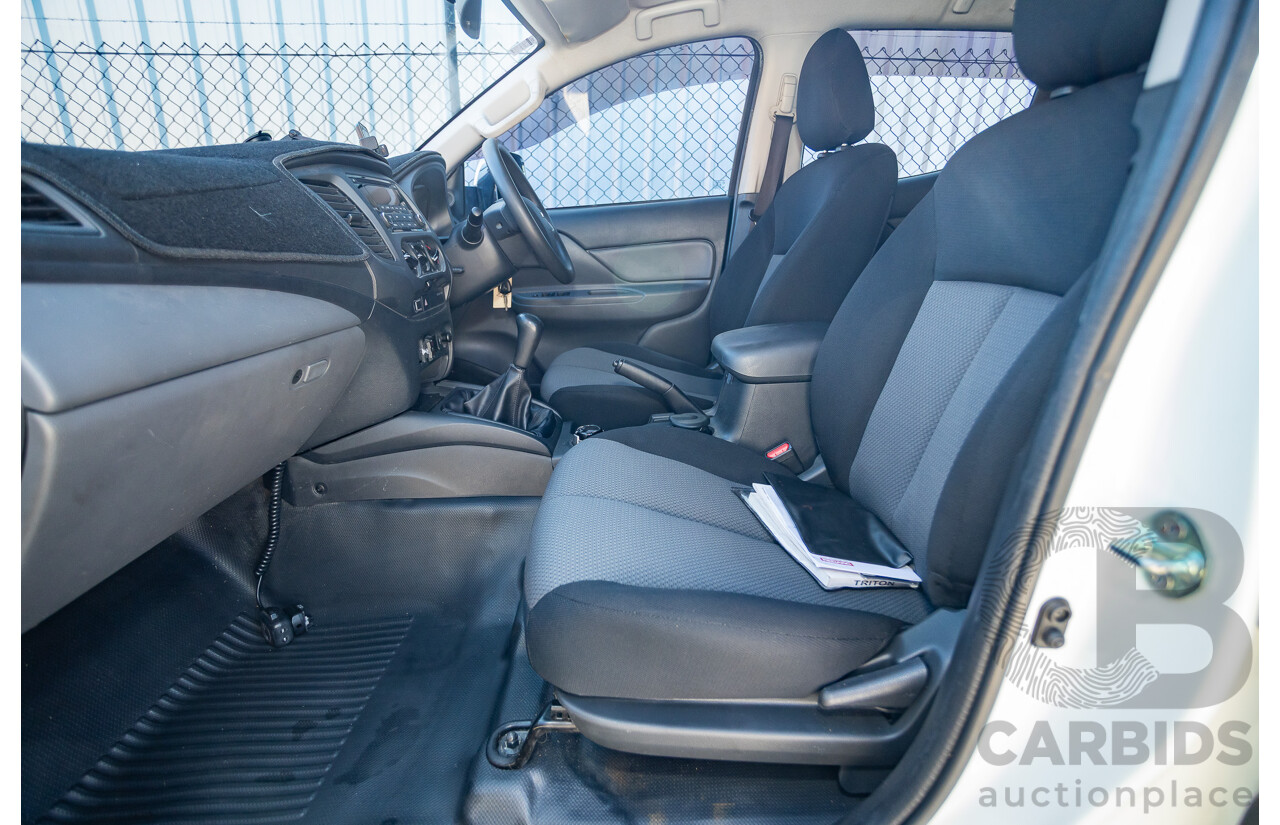 02/2016 Mitsubishi Triton GLX (4x4) MQ MY16 UPGRADE Dual Cab Utility White Turbo Diesel 2.4L