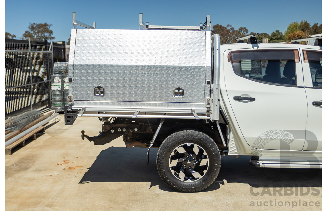 02/2016 Mitsubishi Triton GLX (4x4) MQ MY16 UPGRADE Dual Cab Utility White Turbo Diesel 2.4L