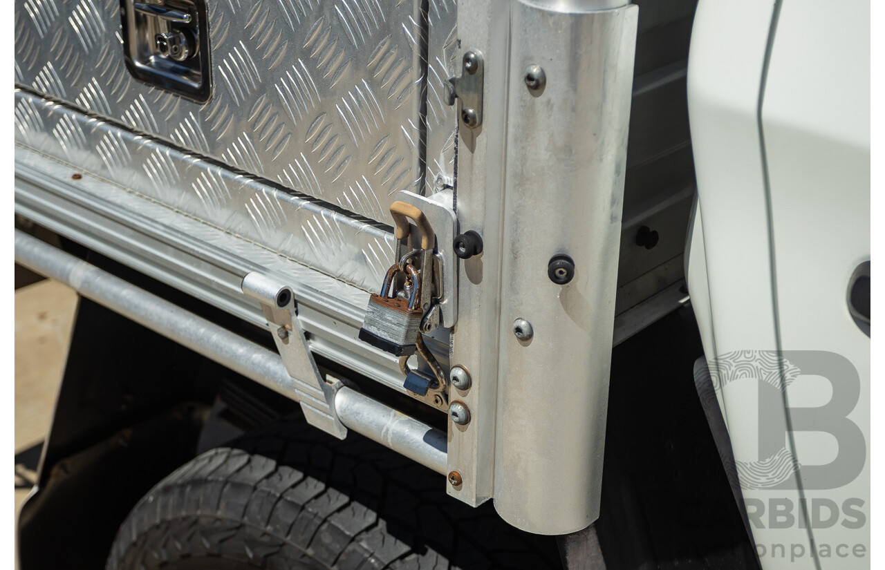 02/2016 Mitsubishi Triton GLX (4x4) MQ MY16 UPGRADE Dual Cab Utility White Turbo Diesel 2.4L