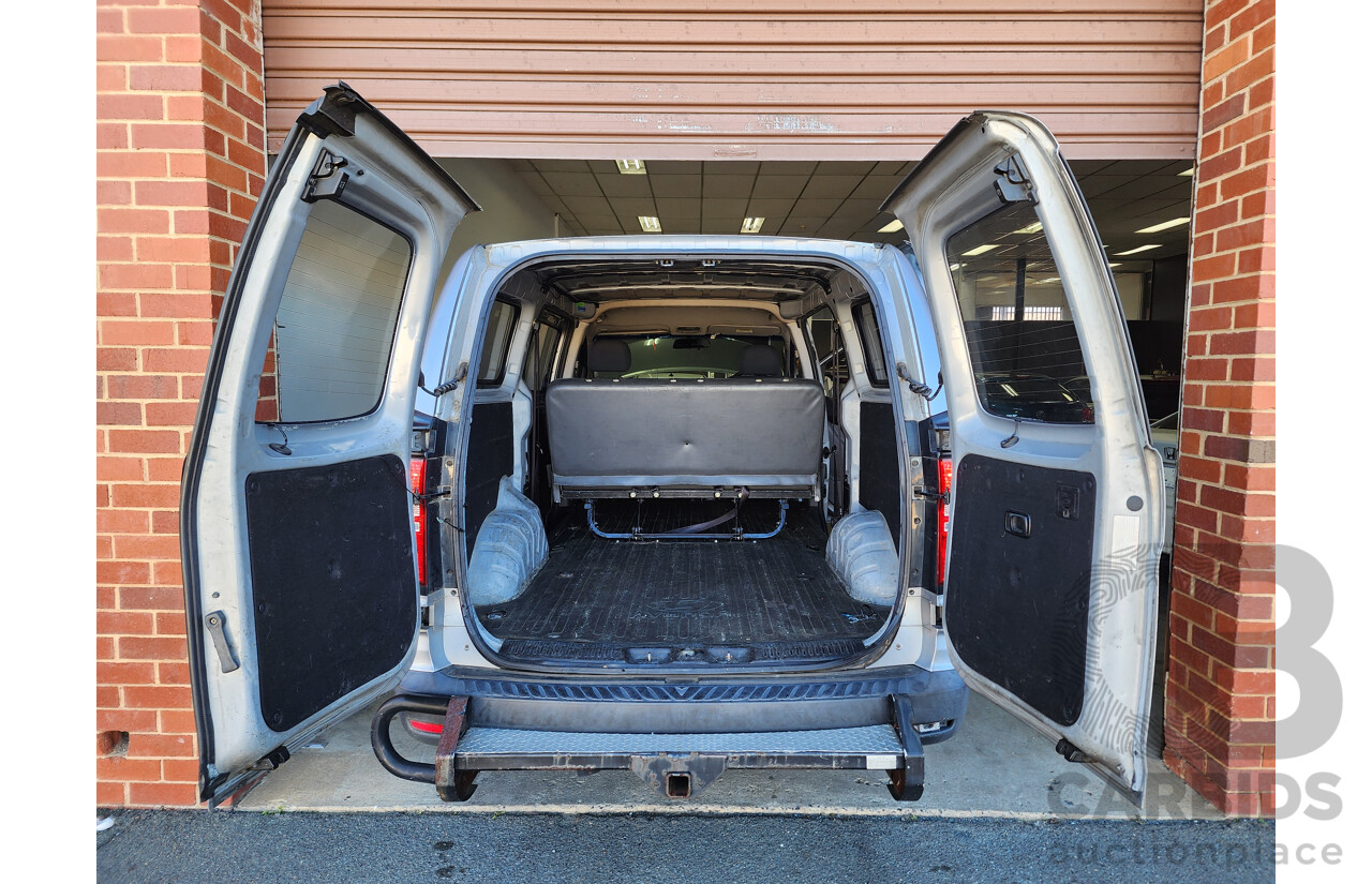 11/2011 Hyundai Iload CREW TQ MY11 4d Van Silver 2.5L
