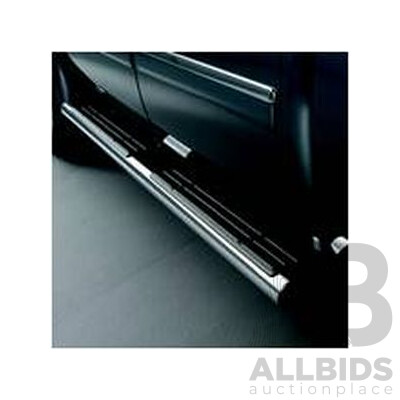 GM Crew Cab 6-Inch Oval Assist Steps in Chrome (Diesel) for GMC or Chevrolet GM Crew Cab 6-Inch Oval Assist Steps in Chrome (Diesel) for GMC or Chevrolet