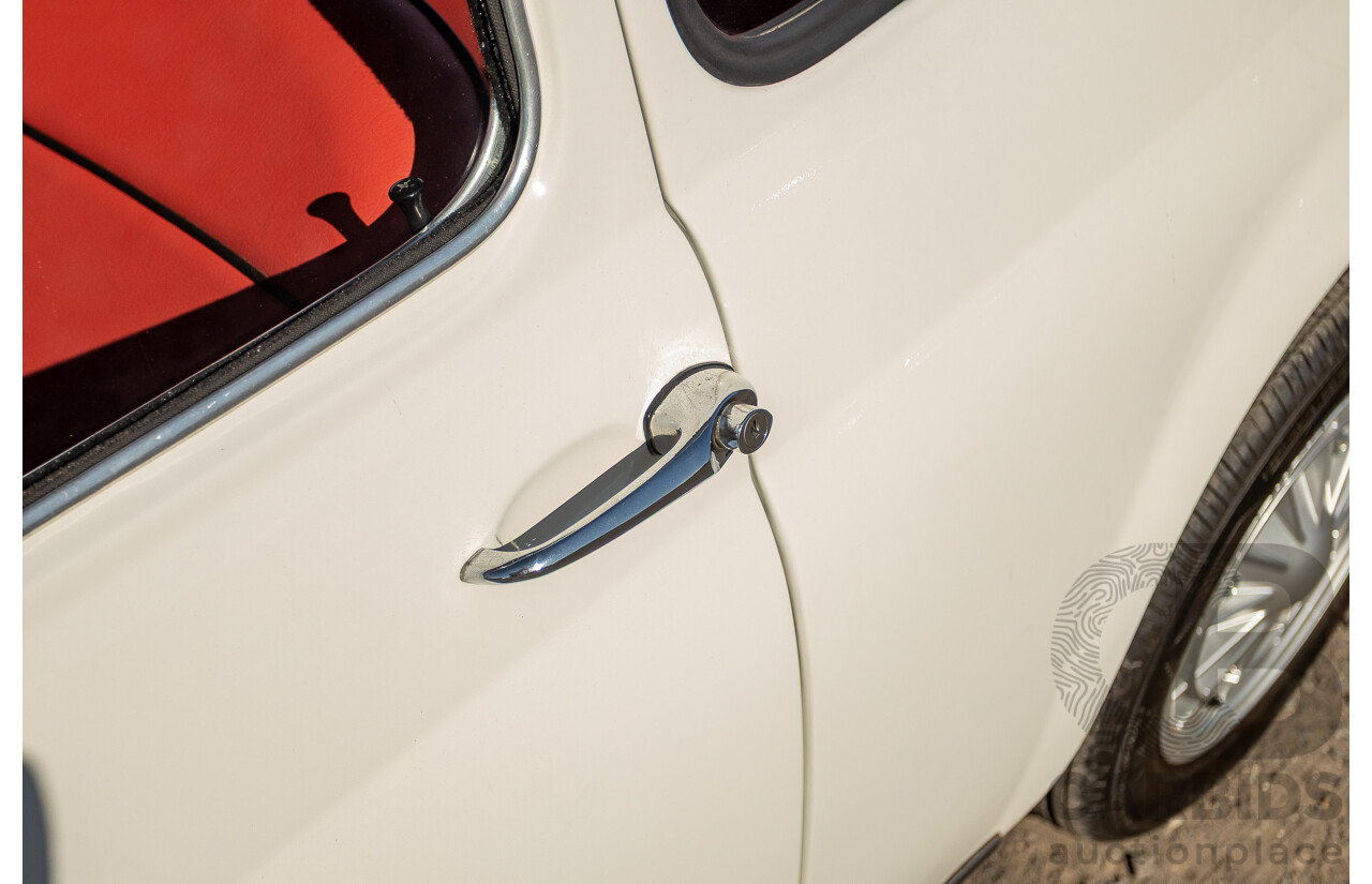 1/1969 Fiat 500 F Sun-Roof 2d Sedan White 0.5L