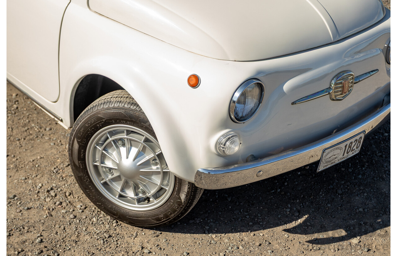 1/1969 Fiat 500 F Sun-Roof 2d Sedan White 0.5L