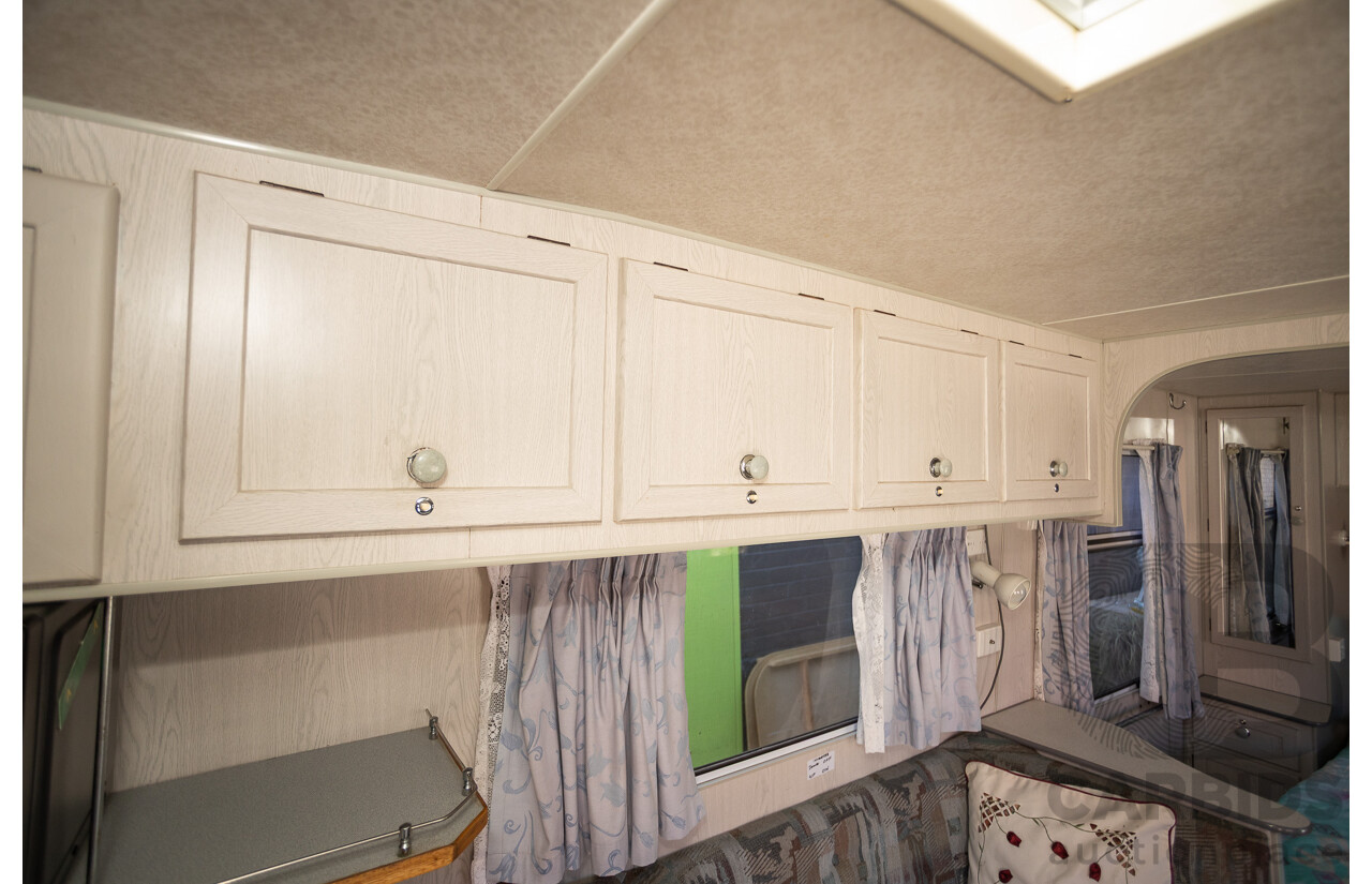 08/2001 Regent Cruiser 19ft Caravan Trailer  - White