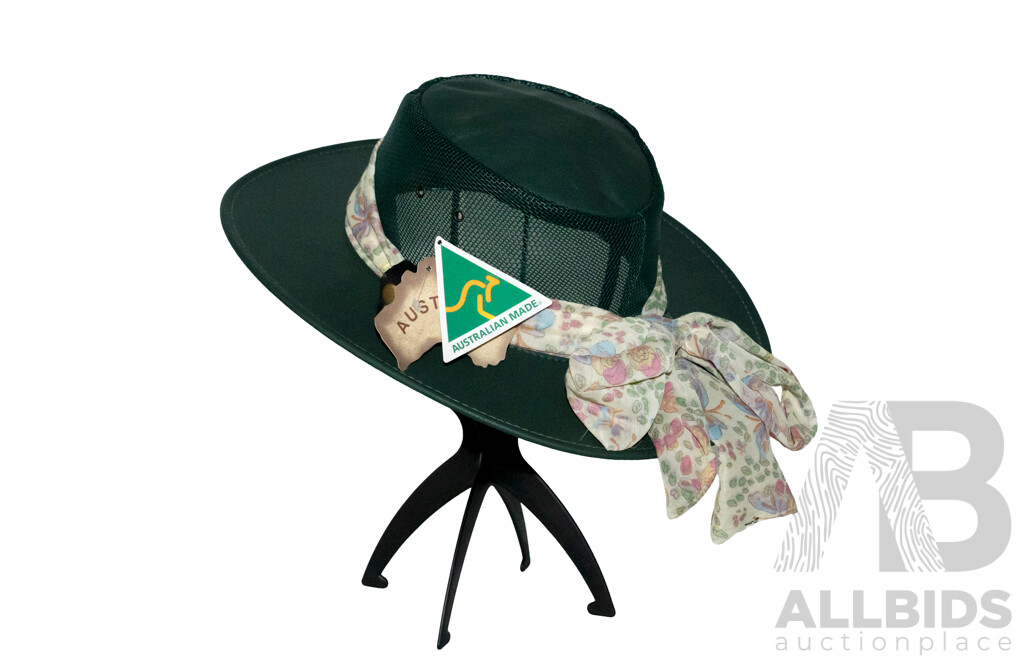 L16 - Green Leather Hat
