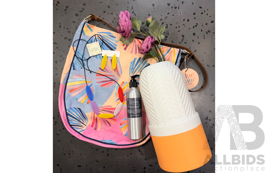 L39 - Designer Bag, Vase & Jewellery Bundle - (Hue Lane, Mister Moss, Workshop 85) - Valued at $430