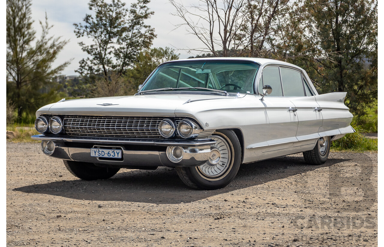 01/1961 Cadillac DeVille Short Deck 4d Sedan White V8 6.4L