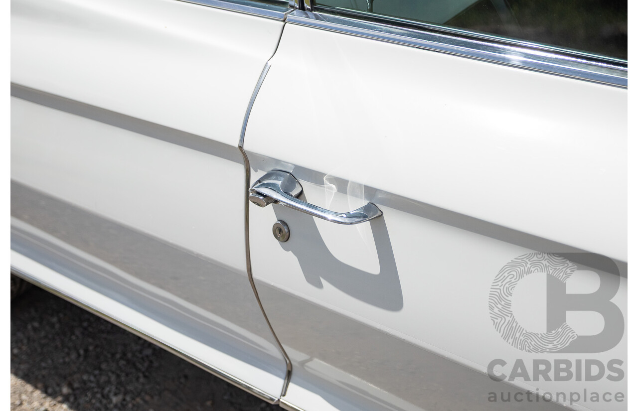 01/1961 Cadillac DeVille Short Deck 4d Sedan White V8 6.4L