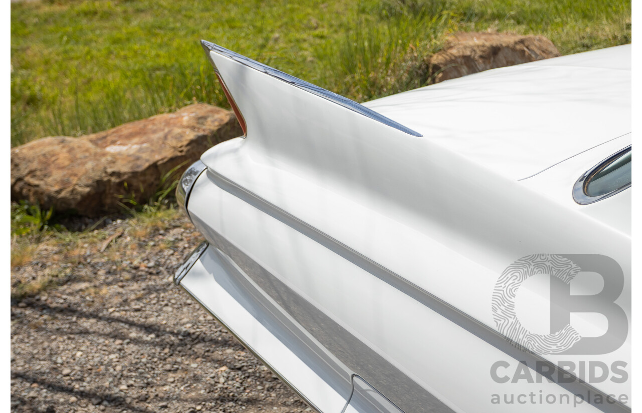 01/1961 Cadillac DeVille Short Deck 4d Sedan White V8 6.4L