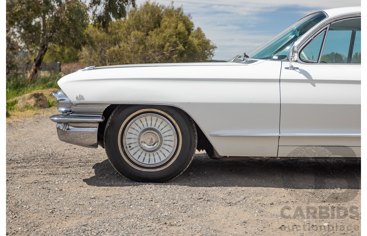 01/1961 Cadillac DeVille Short Deck 4d Sedan White V8 6.4L