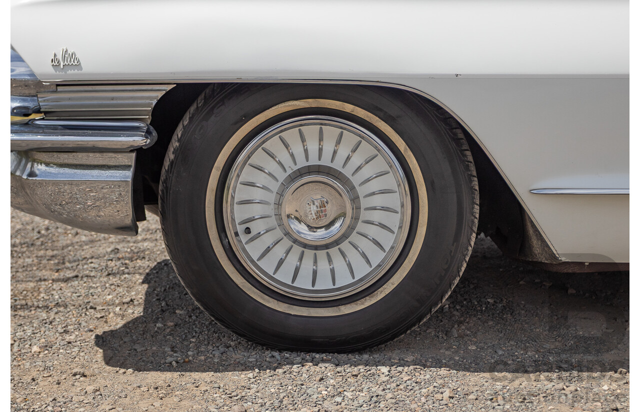 01/1961 Cadillac DeVille Short Deck 4d Sedan White V8 6.4L