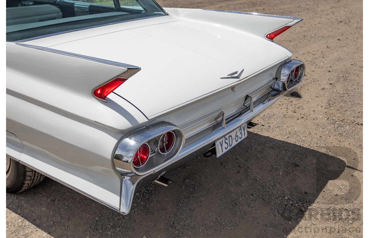 01/1961 Cadillac DeVille Short Deck 4d Sedan White V8 6.4L