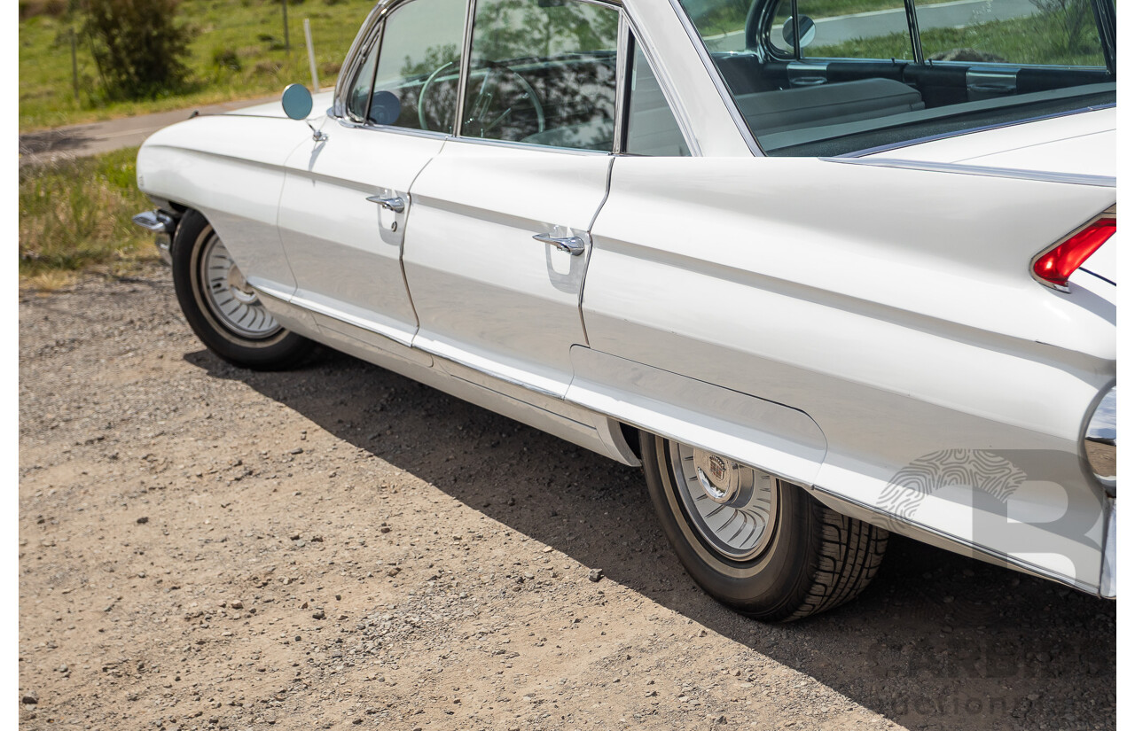 01/1961 Cadillac DeVille Short Deck 4d Sedan White V8 6.4L