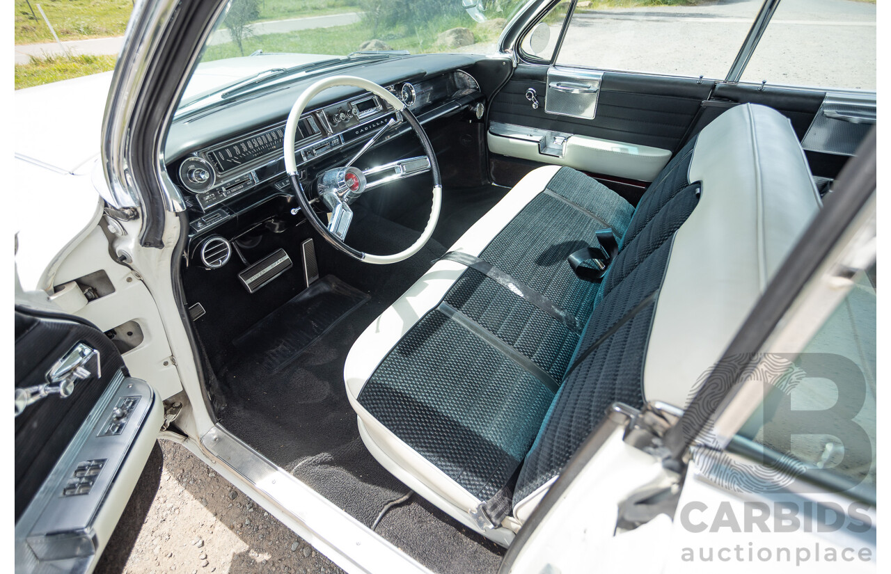 01/1961 Cadillac DeVille Short Deck 4d Sedan White V8 6.4L