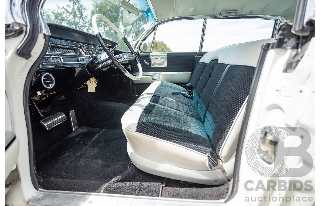 01/1961 Cadillac DeVille Short Deck 4d Sedan White V8 6.4L